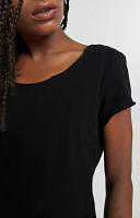 Amostra Camiseta Corte a Fio Gola U de Algodão Sustentável Premium Feminina